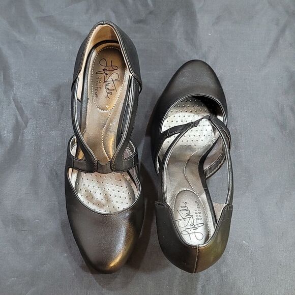 LIFE STRIDE SOFT SYSTEM WOMEN'S KITTEN HEEL SHOE - Picture 4 of 14